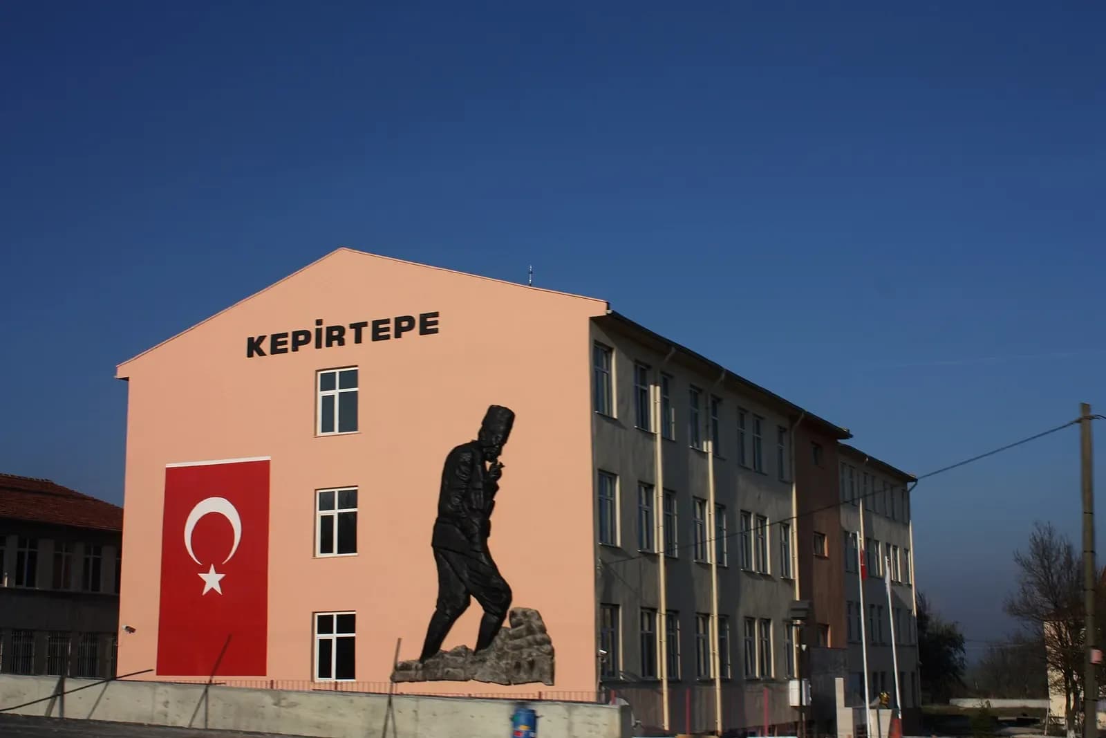 Kırklareli Lüleburgaz'daki tarihi Kepirtepe Öğretmen Okulu binası