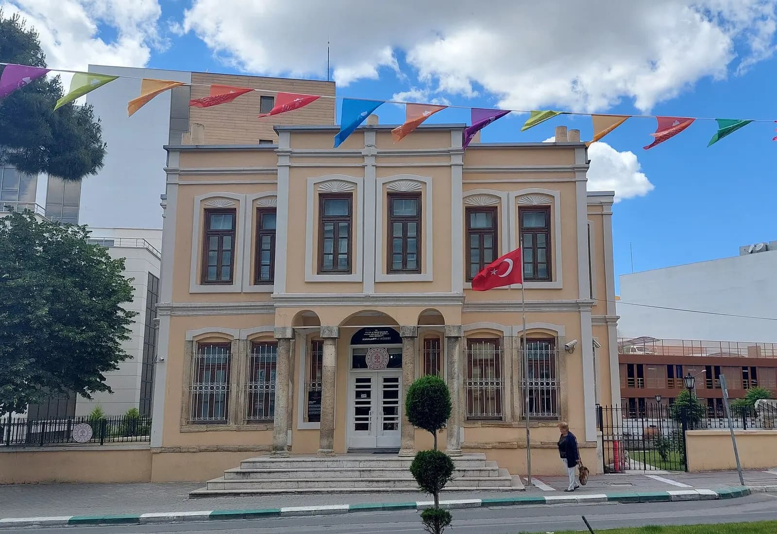 Kırklareli'deki tarihi eski belediye binası